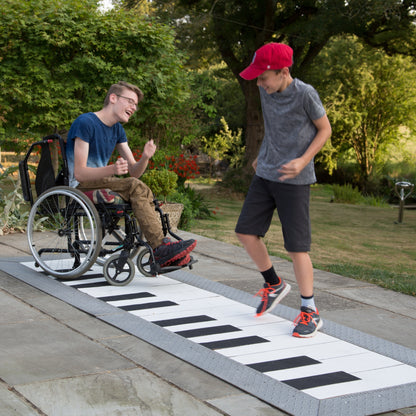 Großes Standklavier