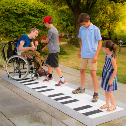 Großes Standklavier