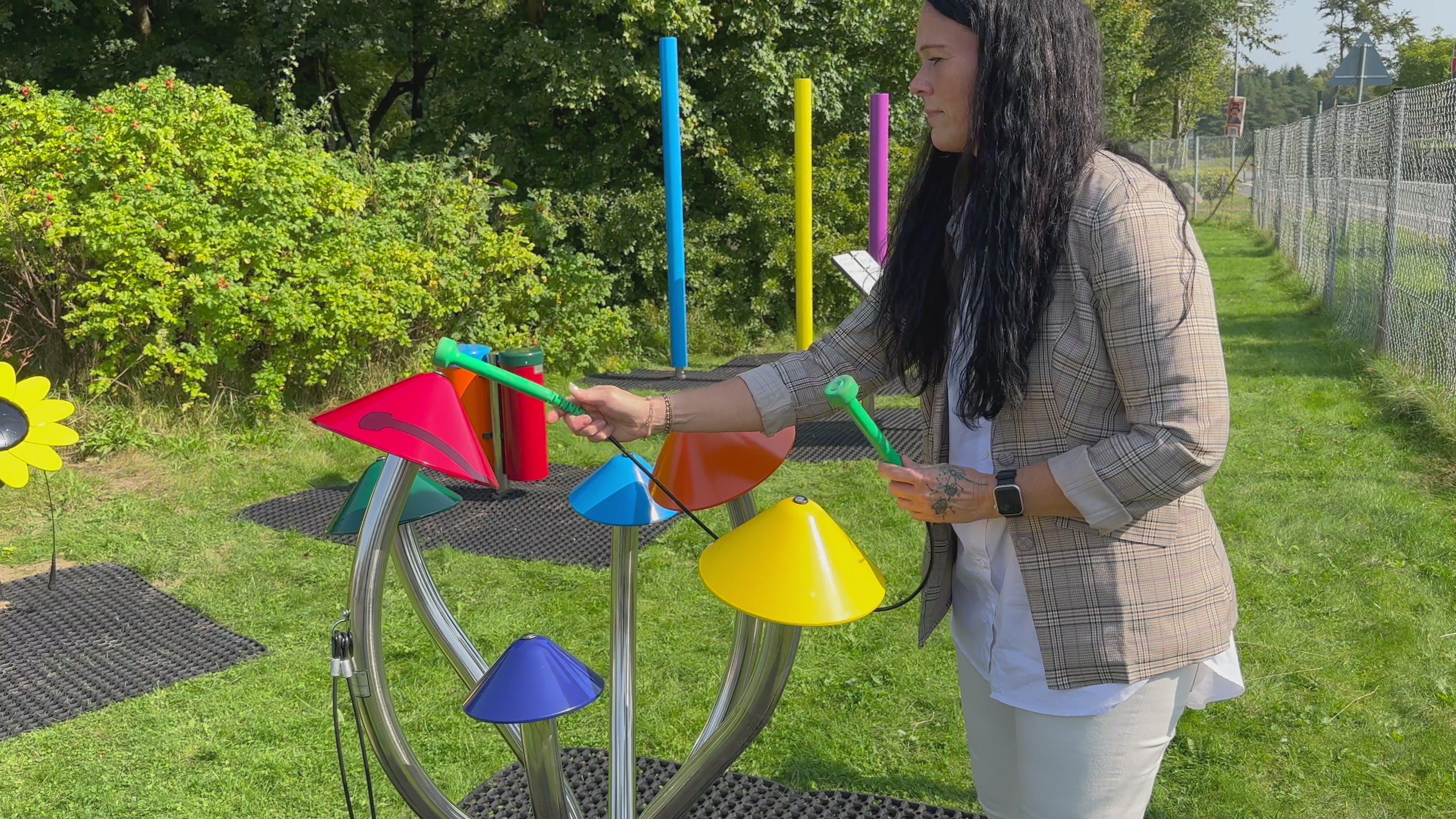 Laden Sie das Video: 